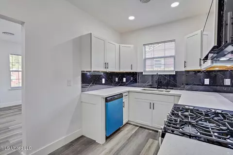 Kitchen - 4560 Meadowridge Dr, Jackson, MS 39206 photo 3 of 3