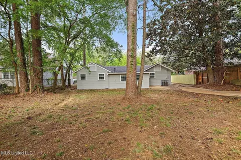 Exterior - 4560 Meadowridge Dr, Jackson, MS 39206 photo 3 of 5