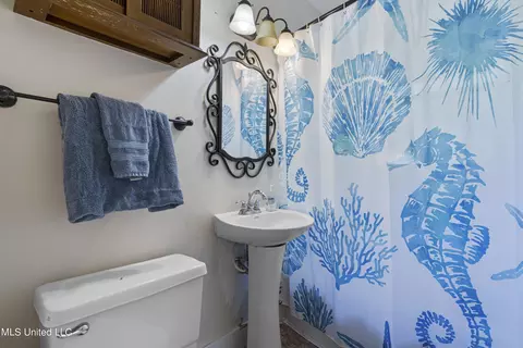 Bath - 124 S Ocean Wave Ave, Long Beach, MS 39560 photo 1 of 1