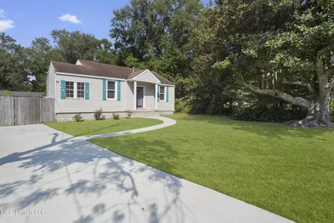 Exterior - 124 S Ocean Wave Ave, Long Beach, MS 39560 photo 2 of 6