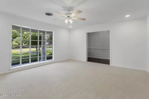 Living - 440 Armour Dr, Jackson, MS 39211 photo 3 of 6