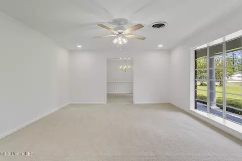 Living - 440 Armour Dr, Jackson, MS 39211 photo 1 of 6