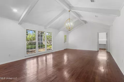 Living - 440 Armour Dr, Jackson, MS 39211 photo 6 of 6