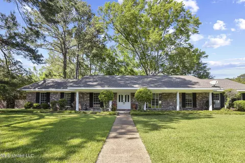 Exterior - 440 Armour Dr, Jackson, MS 39211 photo 1 of 4