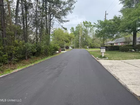 7448 Ieke Dr, Diamondhead, MS 39525 photo 3