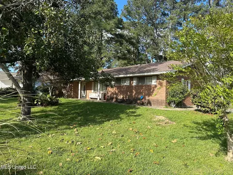625 SW 4th Ave, Magee, MS 39111