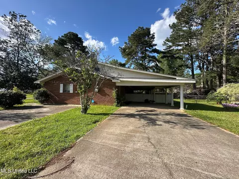 Exterior - 625 SW 4th Ave, Magee, MS 39111 photo 9 of 10
