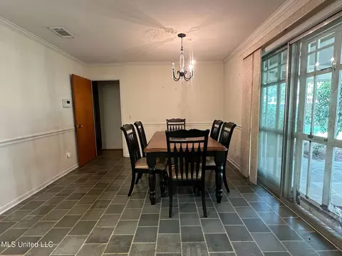 Dining - 625 SW 4th Ave, Magee, MS 39111 photo 2 of 3