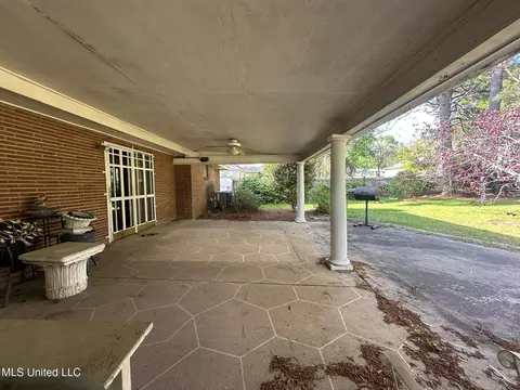 Exterior - 625 SW 4th Ave, Magee, MS 39111 photo 8 of 10