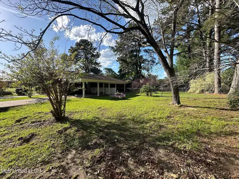 Exterior - 625 SW 4th Ave, Magee, MS 39111 photo 10 of 10