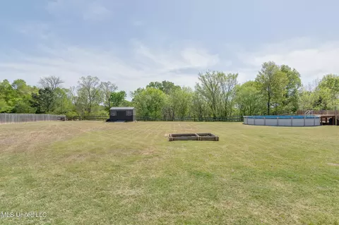 Exterior - 742 Moore Loop, Byhalia, MS 38611 photo 5 of 7