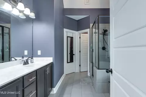 Bath - 742 Moore Loop, Byhalia, MS 38611 photo 1 of 5