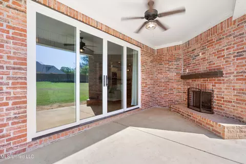 5525 E Pointe Dr, Southaven, MS 38672 photo 33