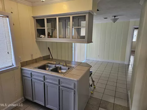 5604 Hearn St, Jackson, MS 39206 photo 2