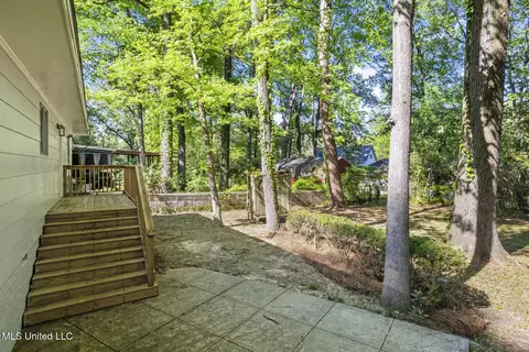 864 Briarwood Dr, Jackson, MS 39211 photo 24