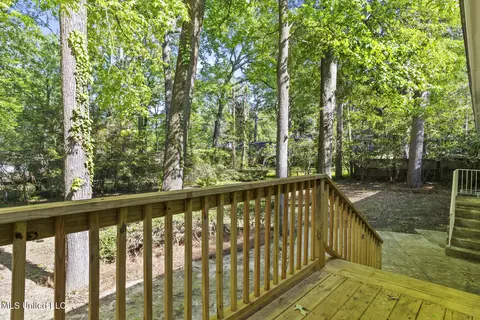 864 Briarwood Dr, Jackson, MS 39211 photo 25
