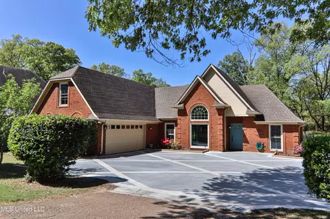 1945 Jaybird Rd, Hernando, MS 38632