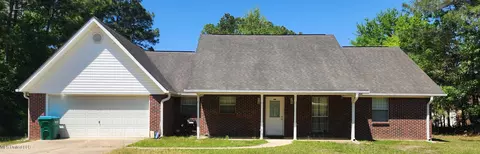 3304 Grouper Rd, Gautier, MS 39553