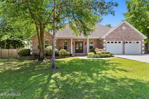 998 Haiku Ct, Diamondhead, MS 39525