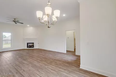 Living - 129 Southern Oak Way, Canton, MS 39046 photo 5 of 5