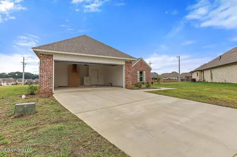 Exterior - 129 Southern Oak Way, Canton, MS 39046 photo 3 of 6