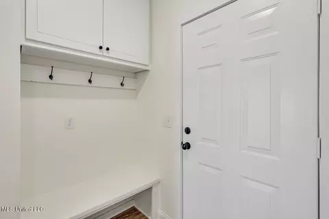 Entry Way - 129 Southern Oak Way, Canton, MS 39046 photo 2 of 2