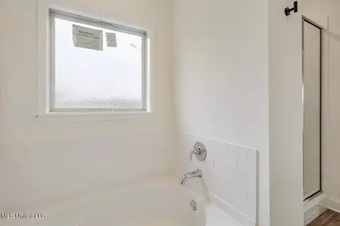 Bath - 129 Southern Oak Way, Canton, MS 39046 photo 2 of 3