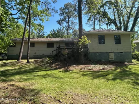 Exterior - 1680 Winchester St, Jackson, MS 39211 photo 5 of 6