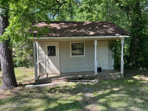 Exterior - 1680 Winchester St, Jackson, MS 39211 photo 6 of 6