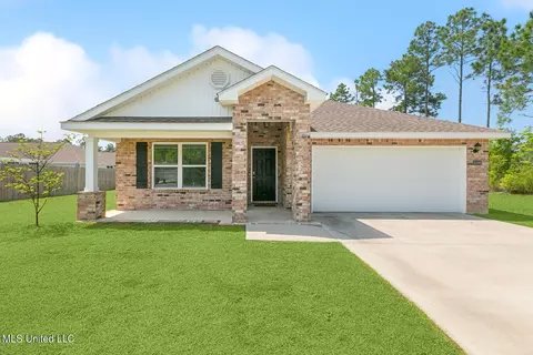 10068 Willow Leaf Dr, Gulfport, MS 39503