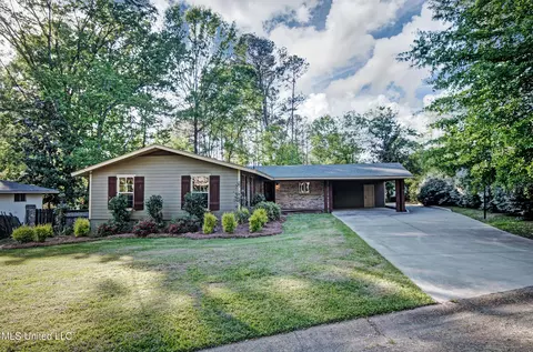 139 Chippewa Cir, Jackson, MS 39211