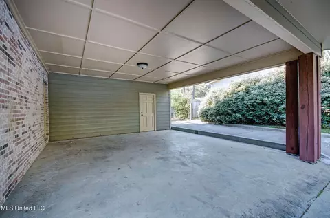 Exterior - 139 Chippewa Cir, Jackson, MS 39211 photo 2 of 5