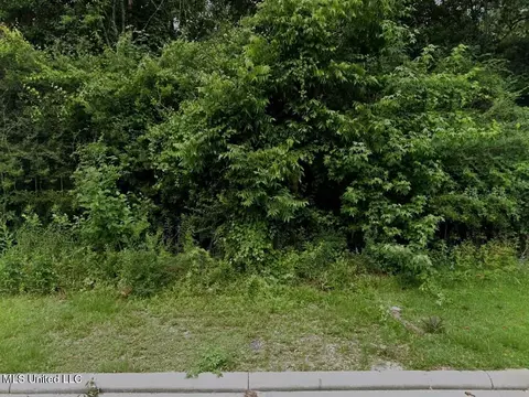 10325 Canal Rd, Gulfport, MS 39503