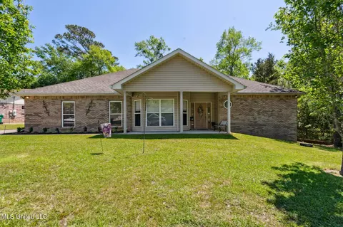 664 Ahiahi Pl, Diamondhead, MS 39525