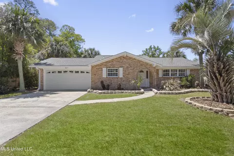 2637 Valleywood Dr, Gautier, MS 39553