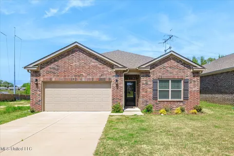 8931 Mary Frances Dr, Southaven, MS 38671