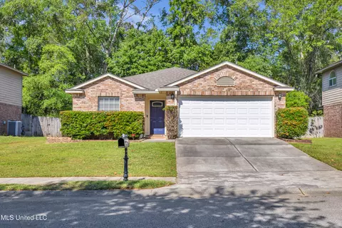 10251 English Manor Dr, Gulfport, MS 39503