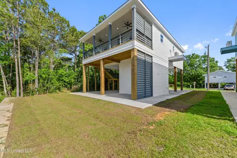 4145 20th Ave, Bay Saint Louis, MS 39520