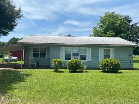 6571 Clifton Hillsboro Road Rd, Forest, MS 39074