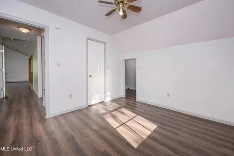 Bedroom - 21521 Billy Johnson Rd, Moss Point, MS 39562 photo 3 of 6