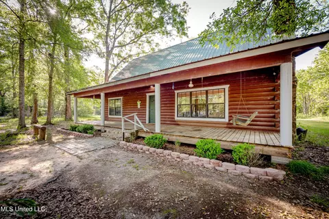 Exterior - 21521 Billy Johnson Rd, Moss Point, MS 39562 photo 9 of 25