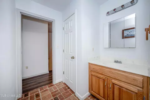 Bath - 21521 Billy Johnson Rd, Moss Point, MS 39562 photo 5 of 5