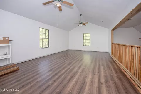 Living - 21521 Billy Johnson Rd, Moss Point, MS 39562 photo 4 of 5