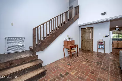 Entry Way - 21521 Billy Johnson Rd, Moss Point, MS 39562 photo 2 of 3