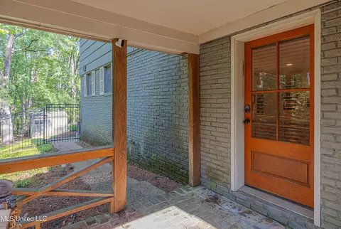 Exterior - 4428 Audubon Park Dr, Jackson, MS 39211 photo 6 of 13