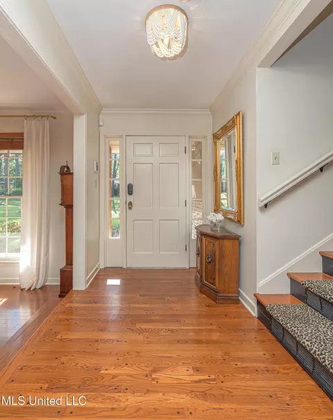 Entry Way - 4428 Audubon Park Dr, Jackson, MS 39211 photo 1 of 3