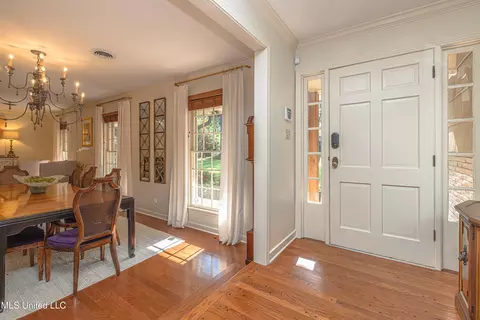 Entry Way - 4428 Audubon Park Dr, Jackson, MS 39211 photo 2 of 3