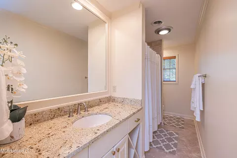 Bath - 4428 Audubon Park Dr, Jackson, MS 39211 photo 4 of 7
