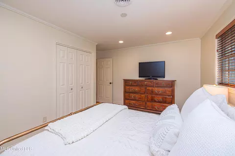 Bedroom - 4428 Audubon Park Dr, Jackson, MS 39211 photo 8 of 8