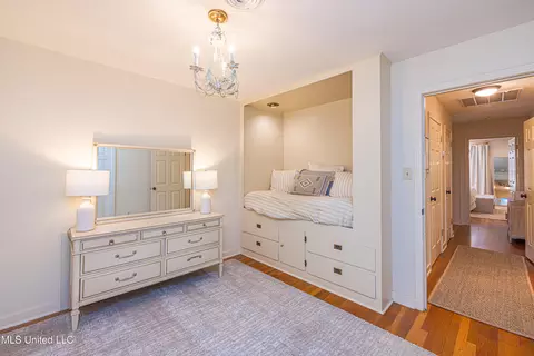 Bedroom - 4428 Audubon Park Dr, Jackson, MS 39211 photo 6 of 8